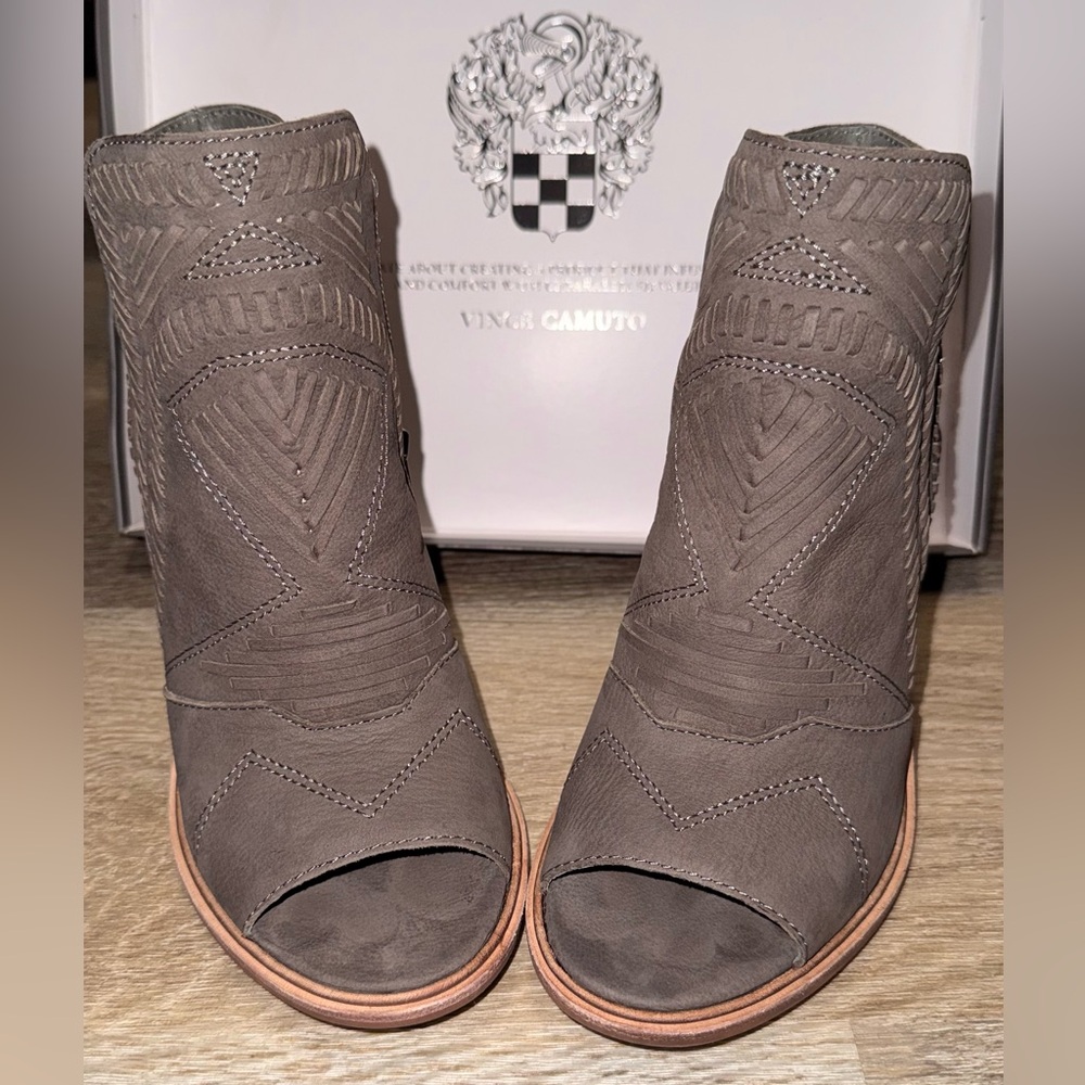 Vince Camuto GORGEOUS shoe! I’ve never worn these, but they are beautiful!